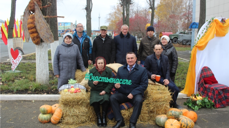 Делегация тружеников СХПК "Комбайн" участвовала на праздновании Дня работника сельского хозяйства Яльчикского района