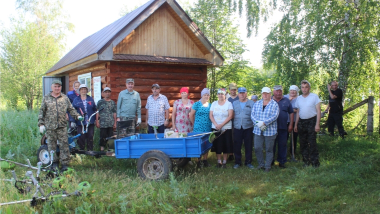 Субботник на кладбище в деревне Избахтино